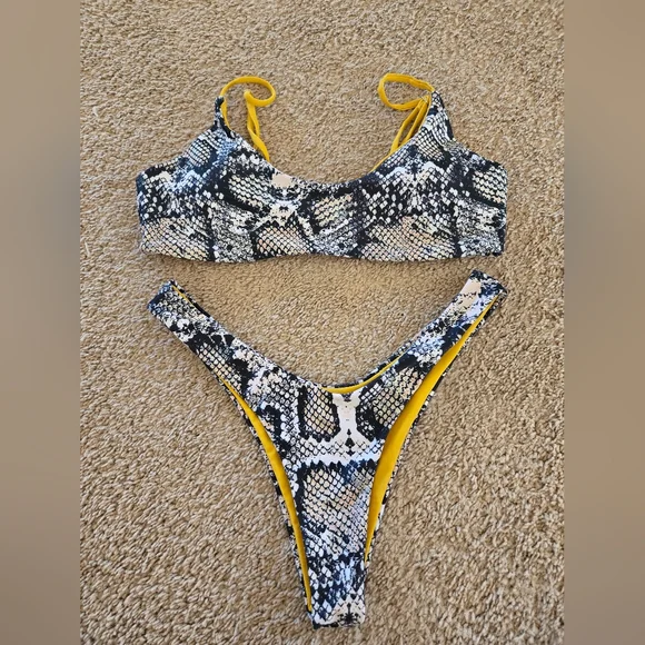 EUC ZAFUL SNAKE PRINT BIKINI SIZE MEDIUM - Picture 2 of 4